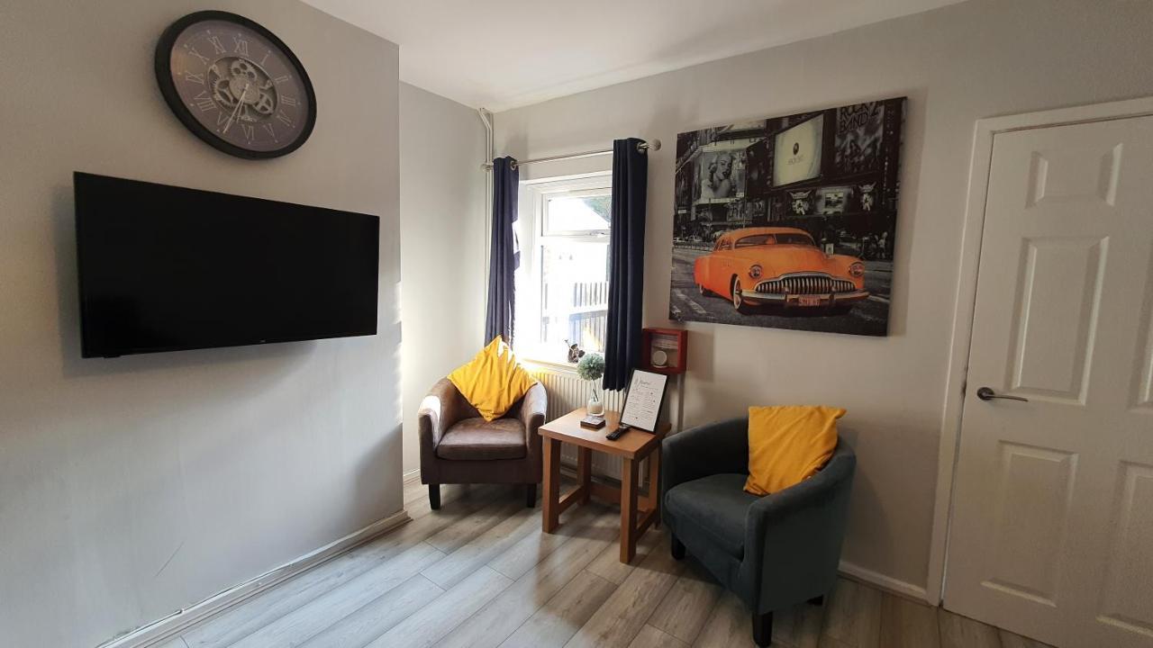 Contractors, City Centre, Parking, 3 Double Rooms, Netflix, Cosy! Ковънтри Екстериор снимка